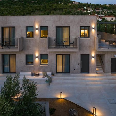 Topos Suites Ласи Екстериор снимка