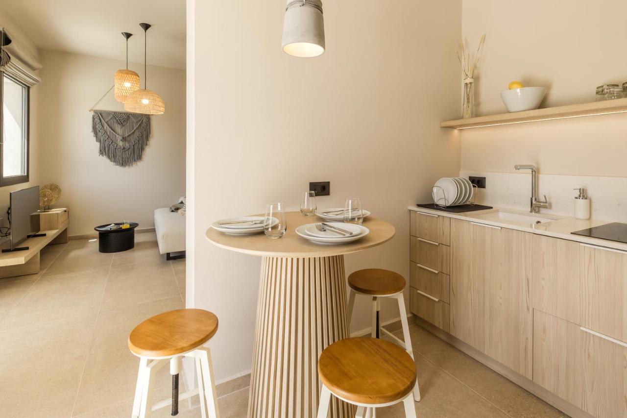 Topos Suites Ласи Екстериор снимка
