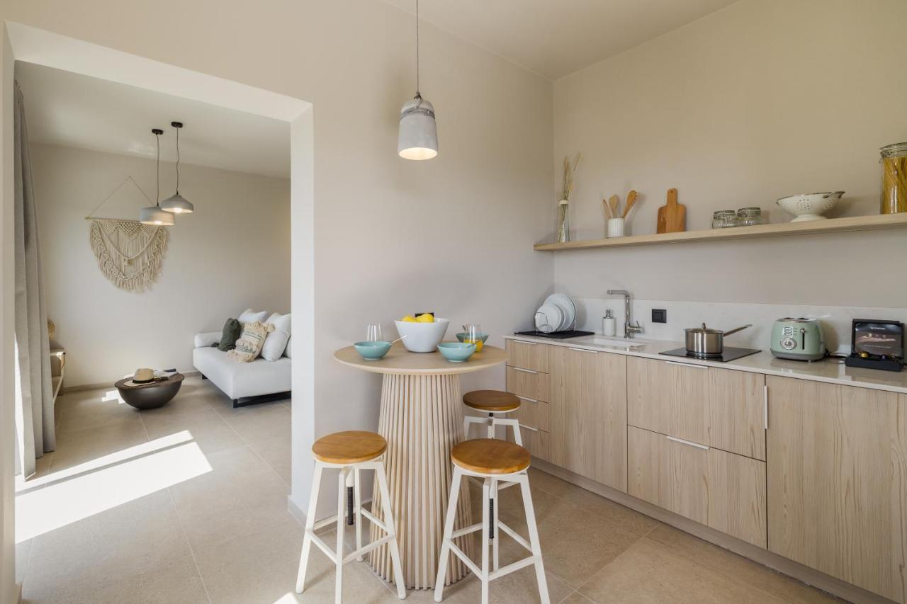 Topos Suites Ласи Екстериор снимка