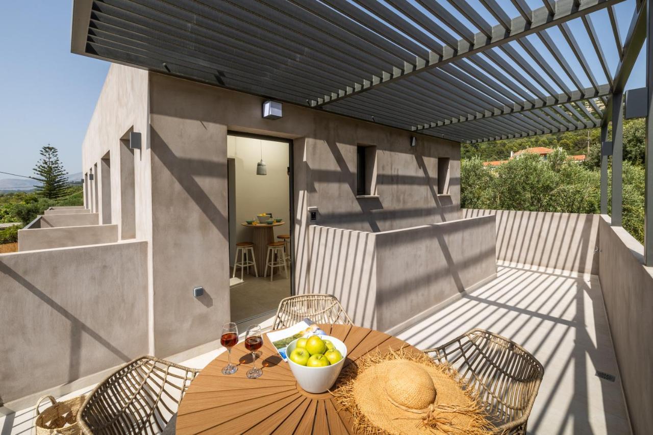 Topos Suites Ласи Екстериор снимка