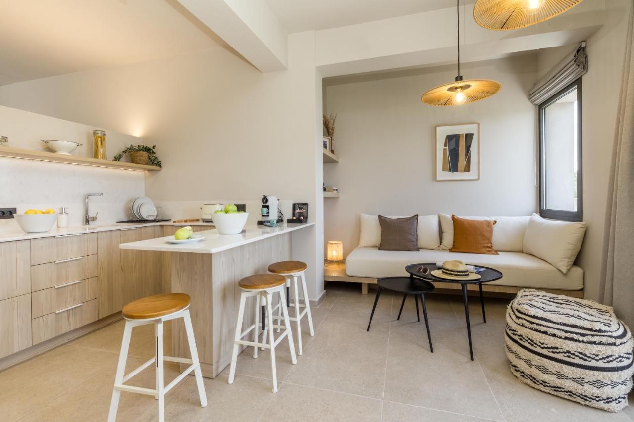 Topos Suites Ласи Екстериор снимка