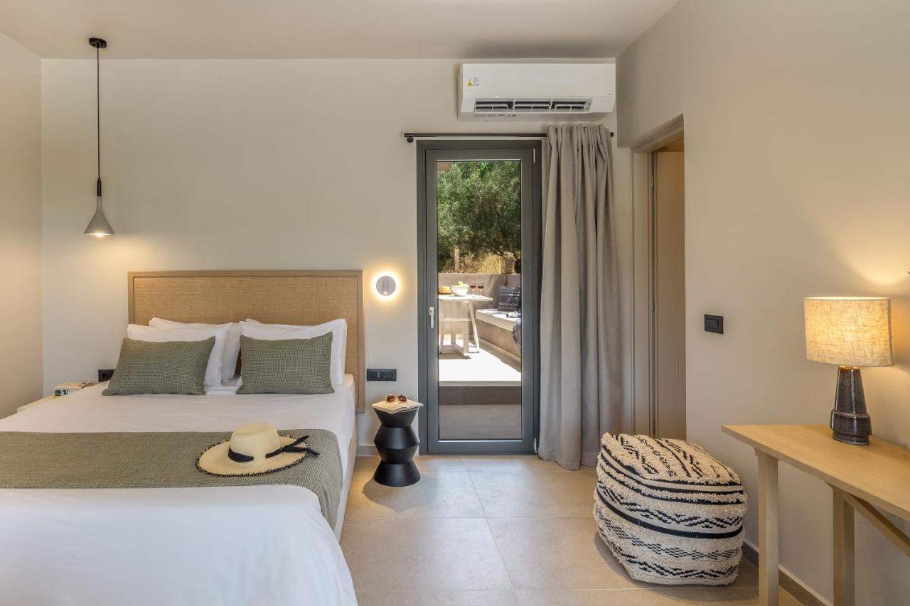 Topos Suites Ласи Екстериор снимка